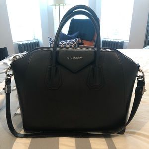Givenchy Medium Antigona Sugar Goatskin SHW
